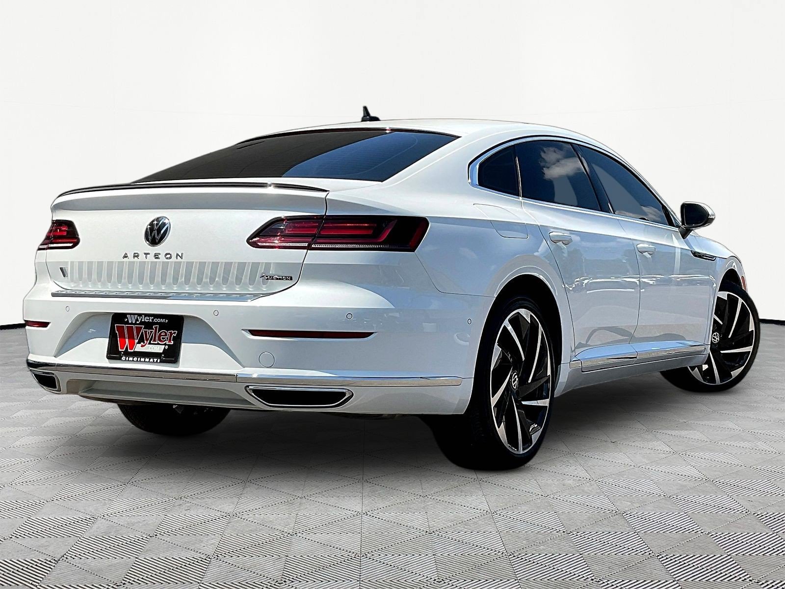 Used 2023 Volkswagen Arteon SEL Premium AWD/4WD image 6