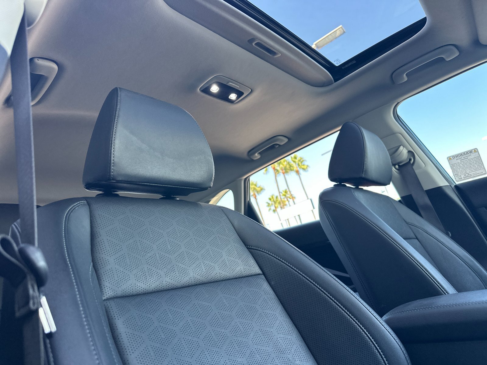 Used 2025 Kia Seltos EX w/ EX Sunroof Package FWD image 17