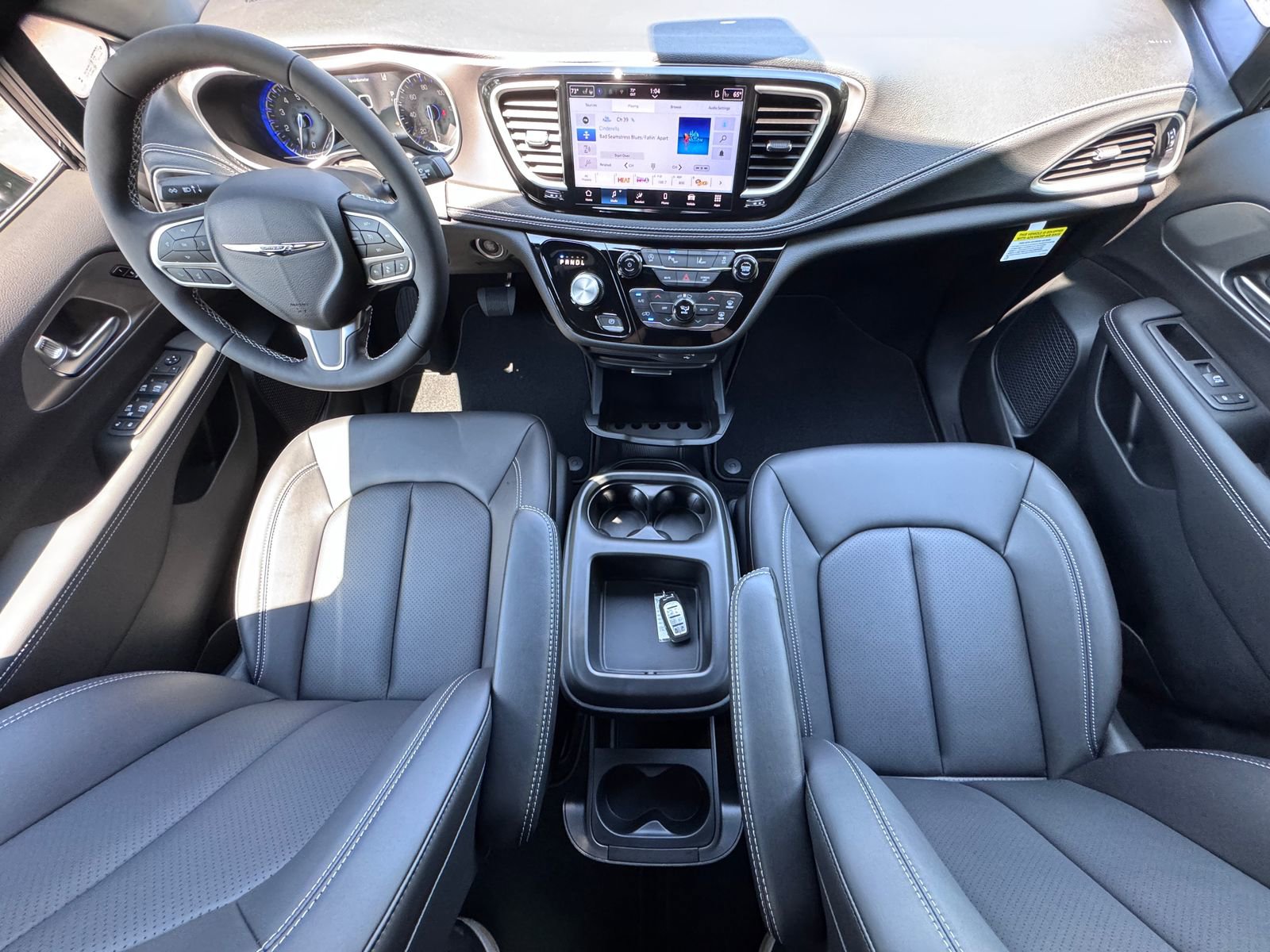 New 2026 Chrysler Pacifica Select image 12