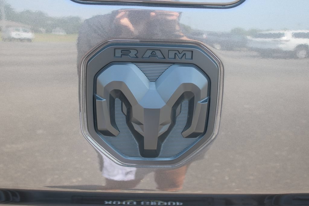 Used 2024 RAM 2500 Big Horn w/ Night Edition AWD/4WD image 17