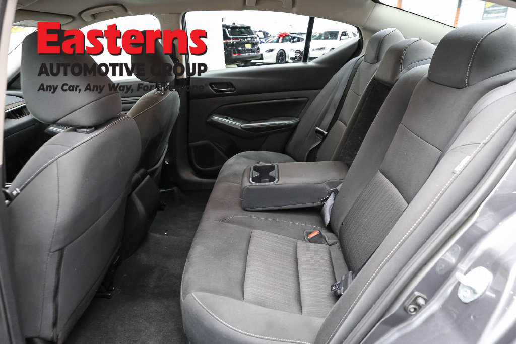 Used 2024 Nissan Altima 2.5 SV FWD image 23