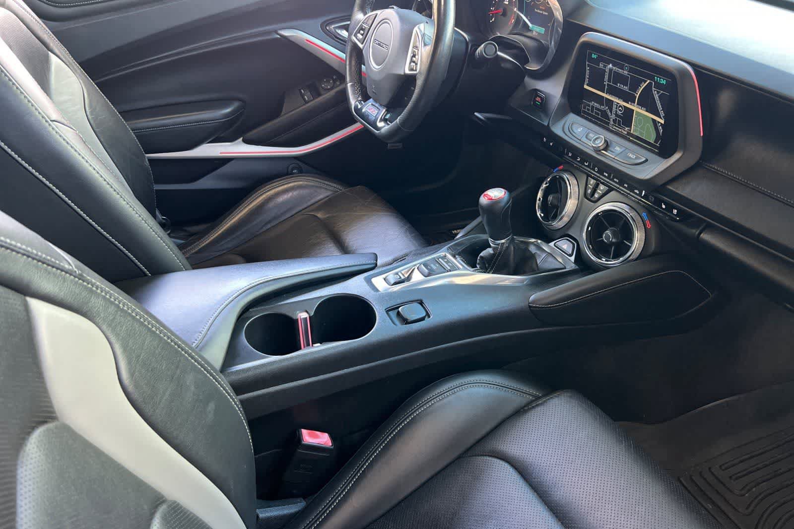 Used 2016 Chevrolet Camaro SS RWD image 17