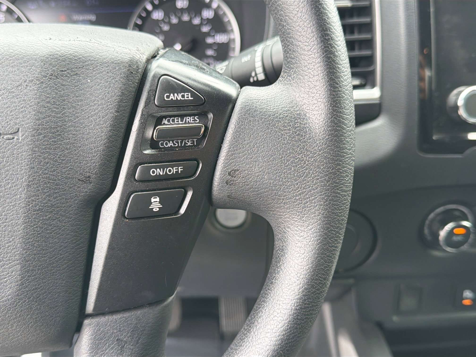 Used 2022 Nissan Frontier SV w/ Technology Package image 35