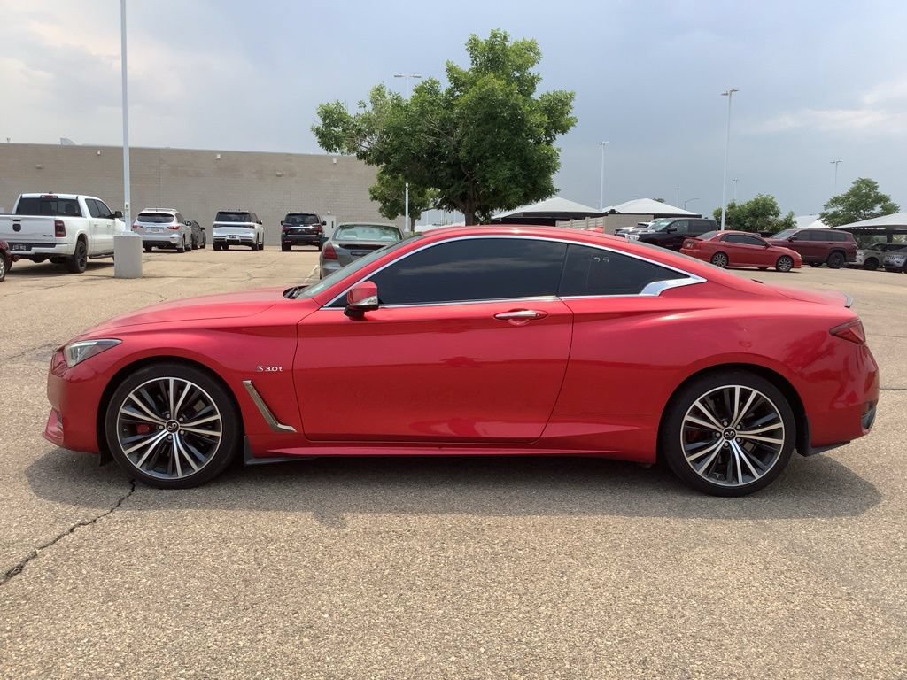 Used 2017 INFINITI Q60 Red Sport 400 AWD/4WD image 6