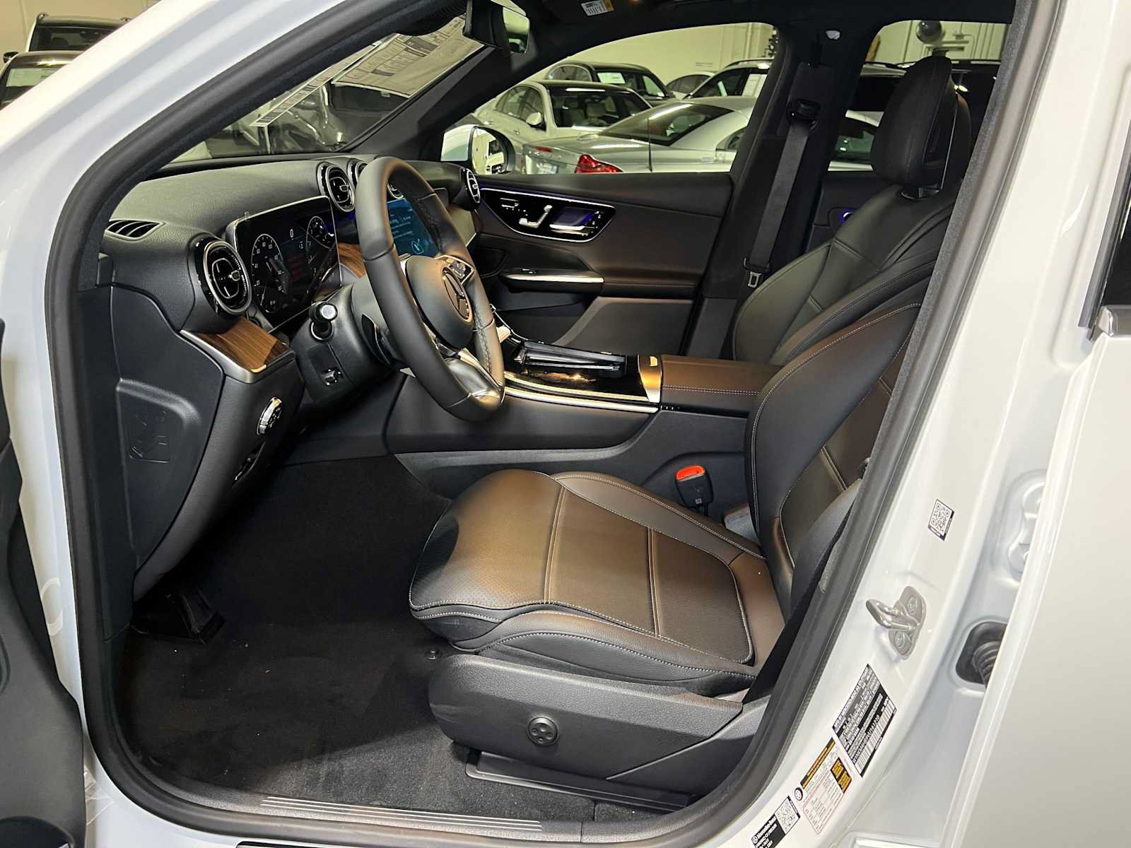 New 2027 Mercedes-Benz GLC 300 4MATIC image 23