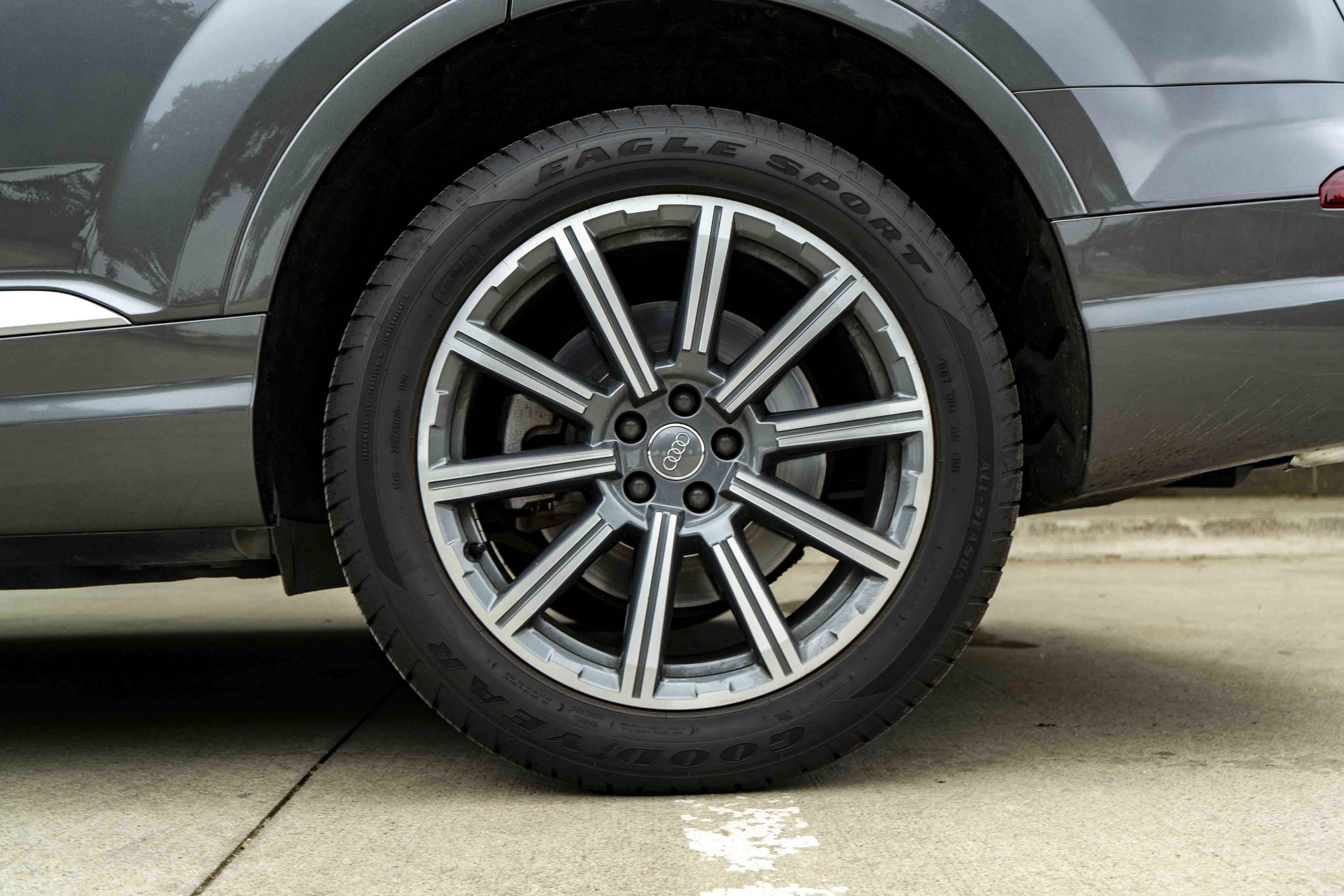 Used 2019 Audi Q7 3.0T Premium Plus AWD/4WD image 14