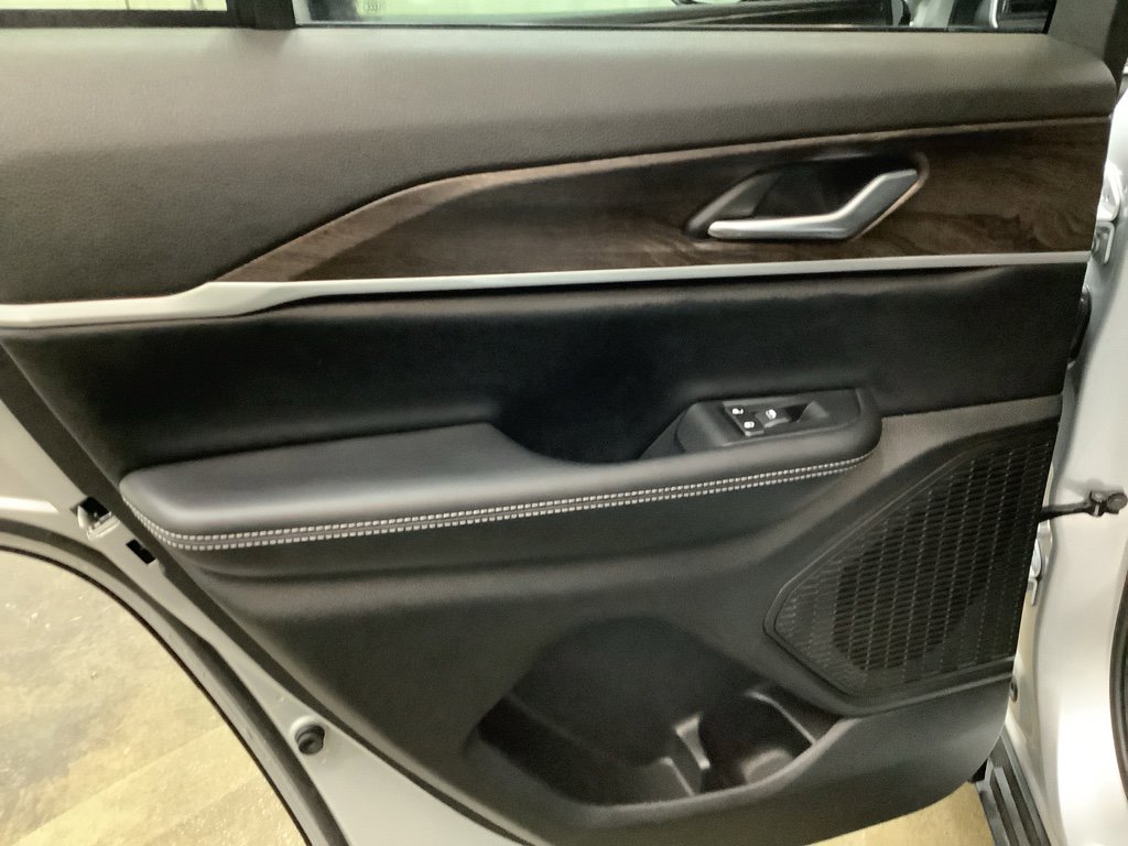 New 2026 Jeep Grand Cherokee Altitude AWD/4WD image 26