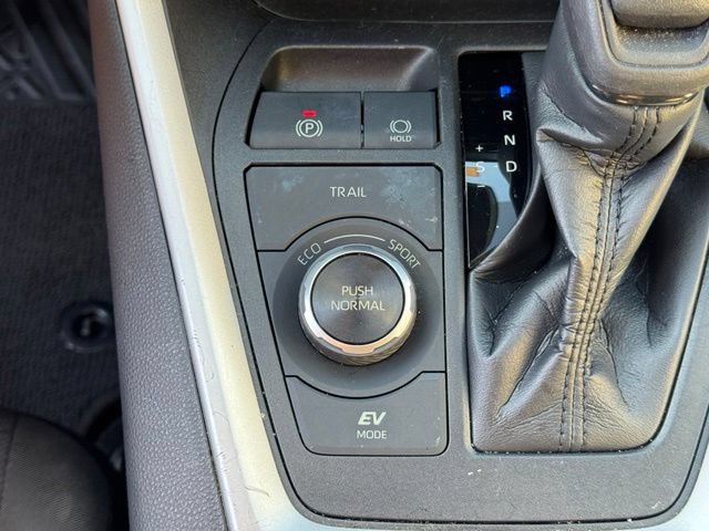 Used 2022 Toyota RAV4 XLE w/ Convenience Package AWD/4WD image 27