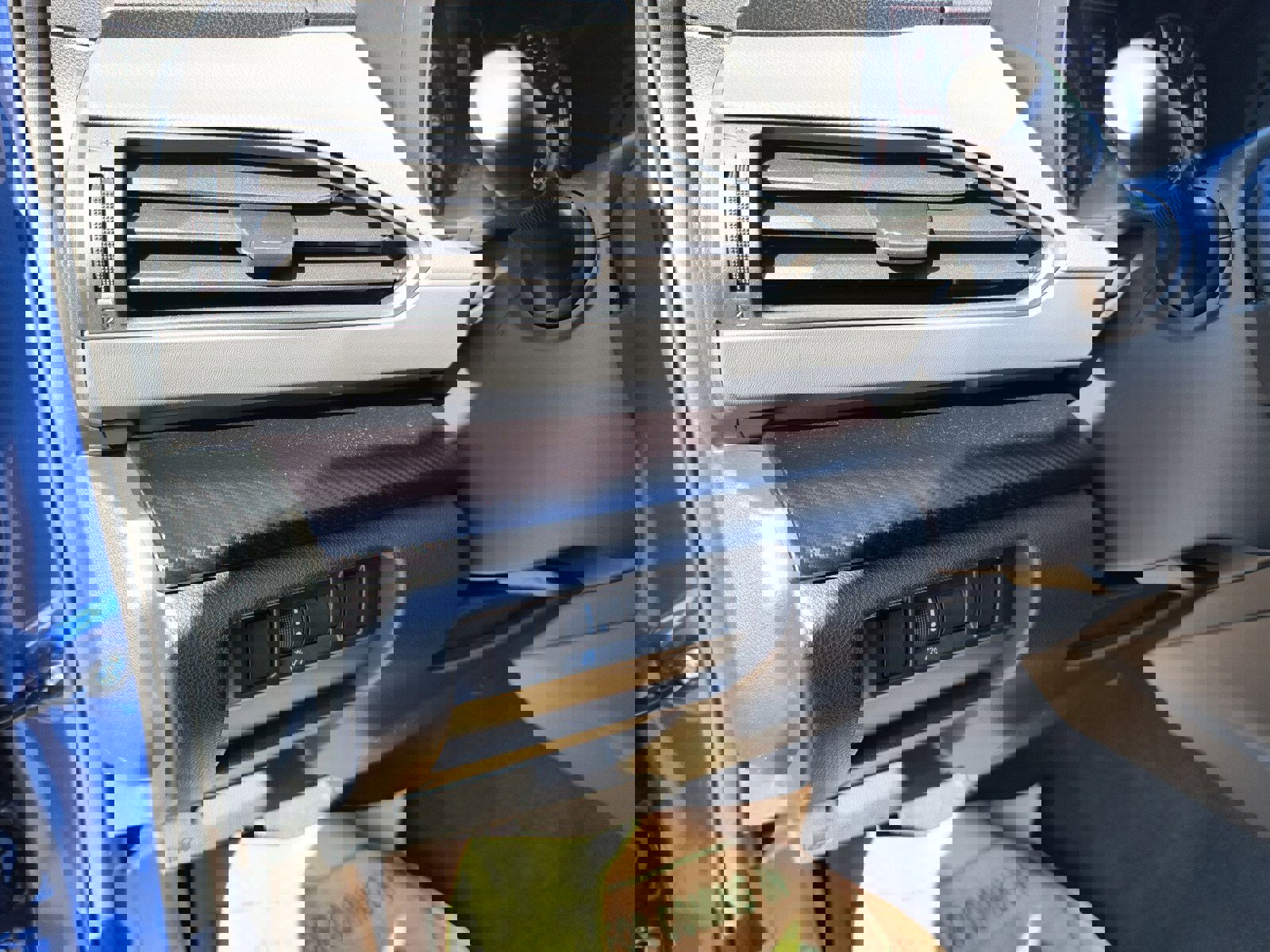 Certified 2025 Subaru Crosstrek 2.0i Premium image 16