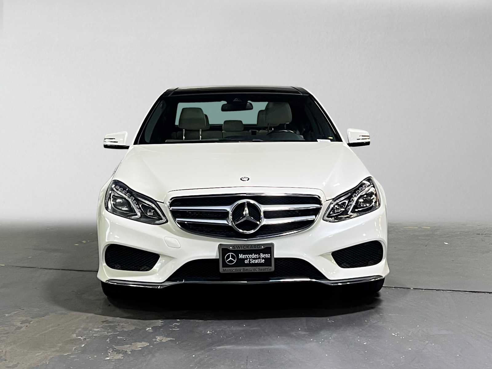 Used 2015 Mercedes-Benz E 400 4MATIC Sedan image 8
