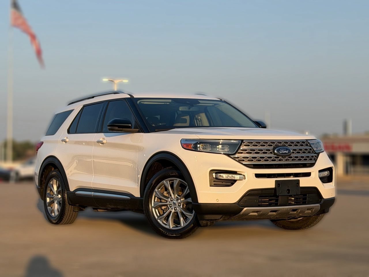Used 2022 Ford Explorer Limited w/ Equipment Group 301A RWD image 2
