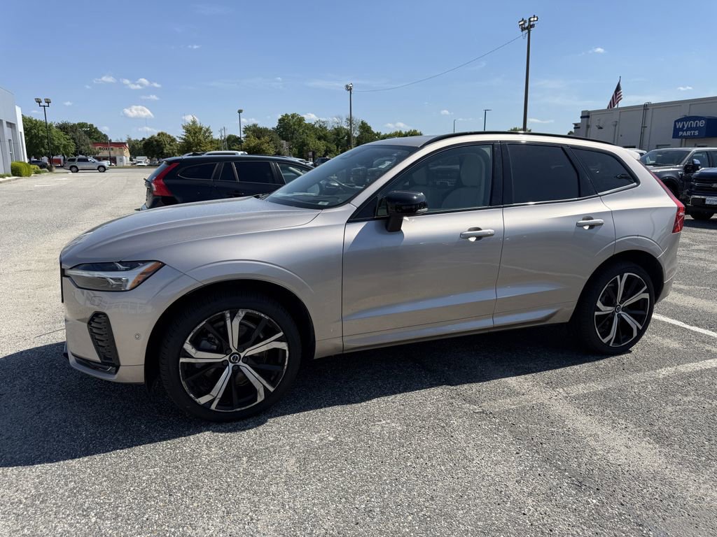 Used 2023 Volvo XC60 B6 Ultimate w/ Protection Package Premier AWD/4WD image 9