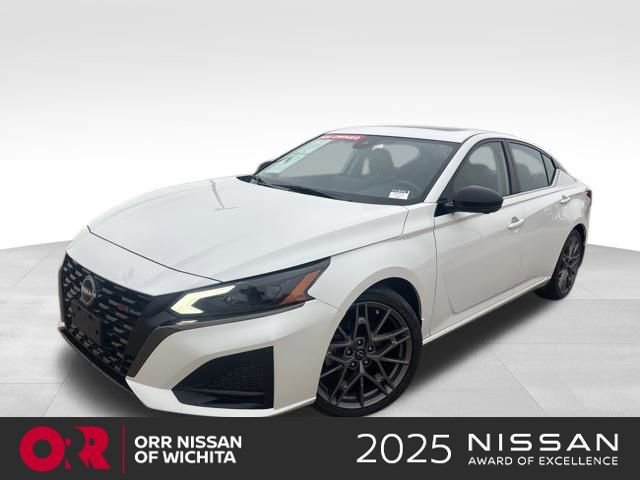 Used 2023 Nissan Altima 2.0 SR FWD image 1