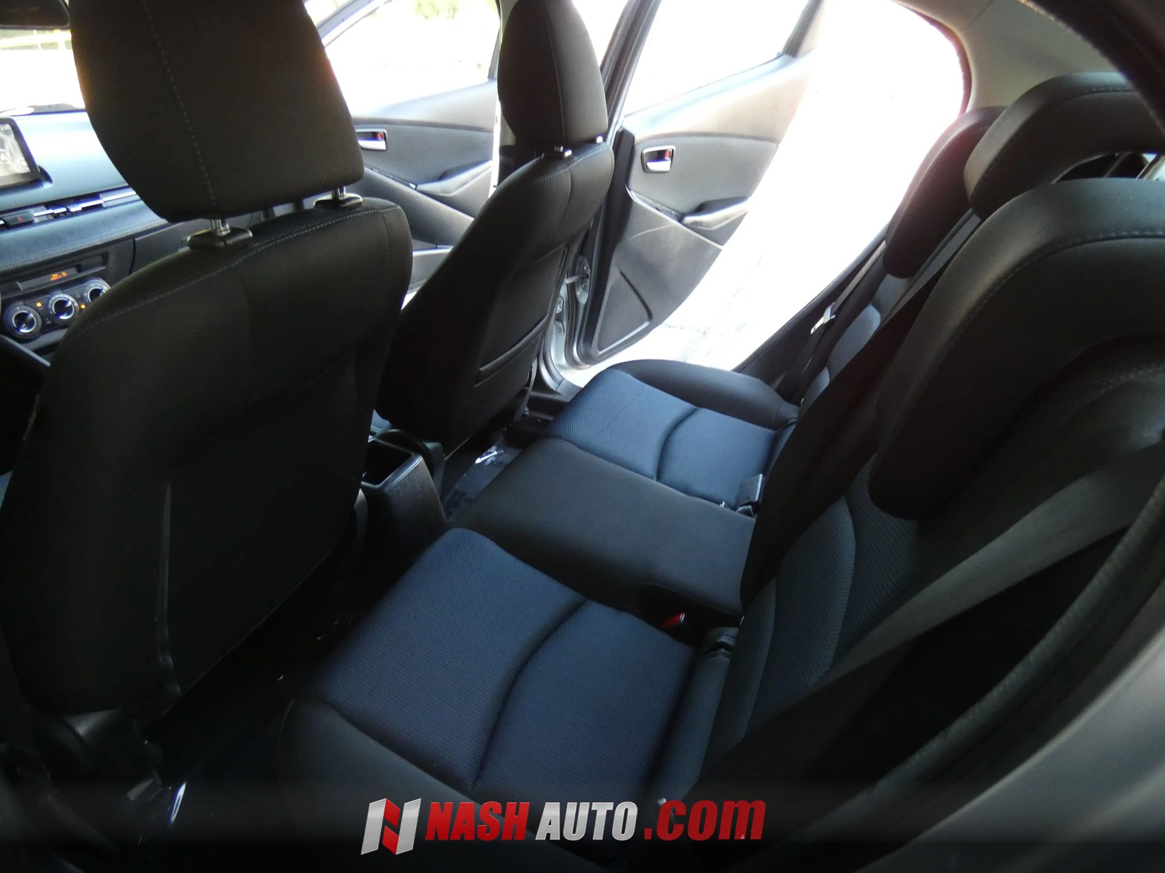 Used 2019 Toyota Yaris LE FWD image 39