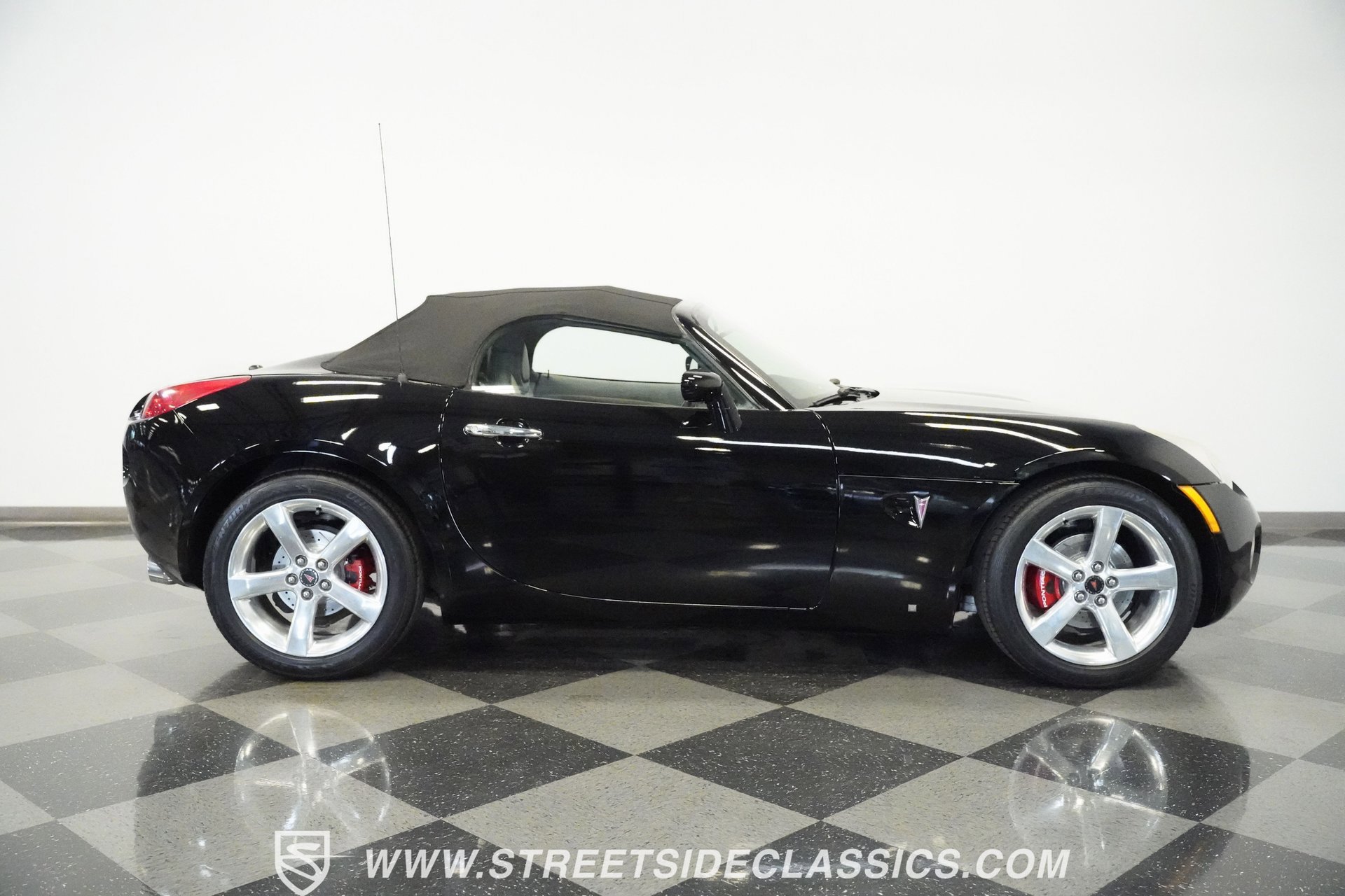 Used 2006 Pontiac Solstice Convertible w/ Premium Package image 40