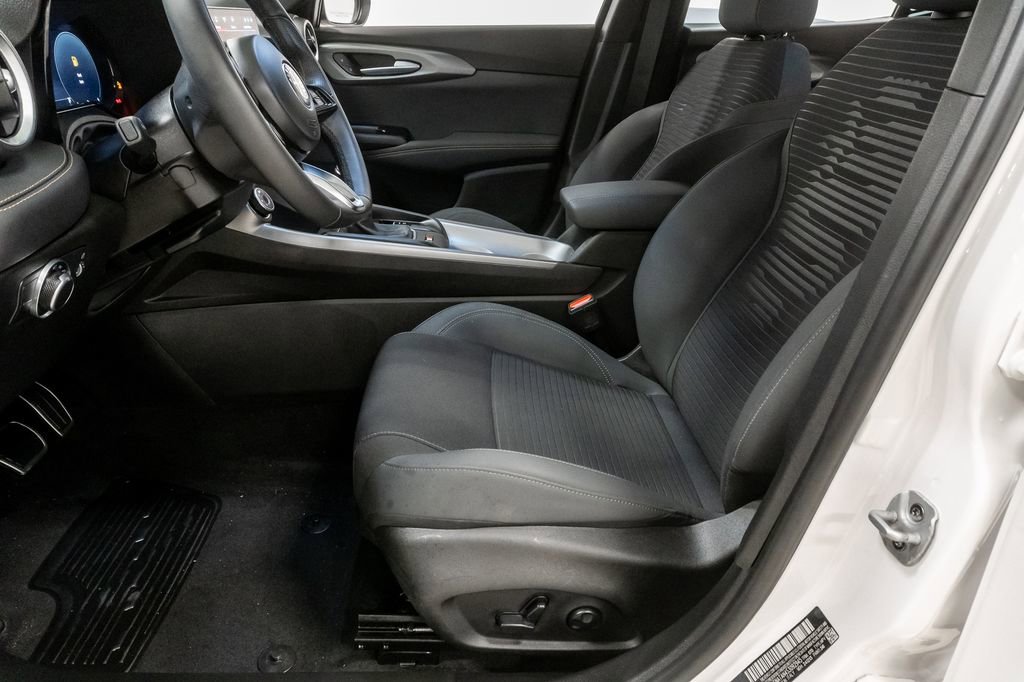 Used 2025 Alfa Romeo Tonale AWD/4WD image 10