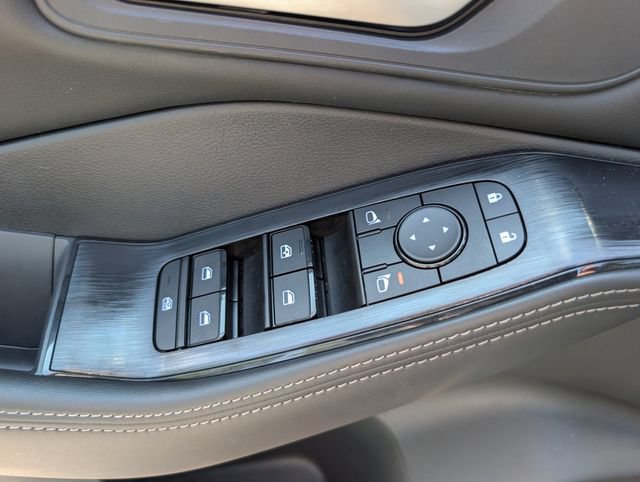 Used 2023 Nissan Rogue SV w/ SV Premium B Package FWD image 21