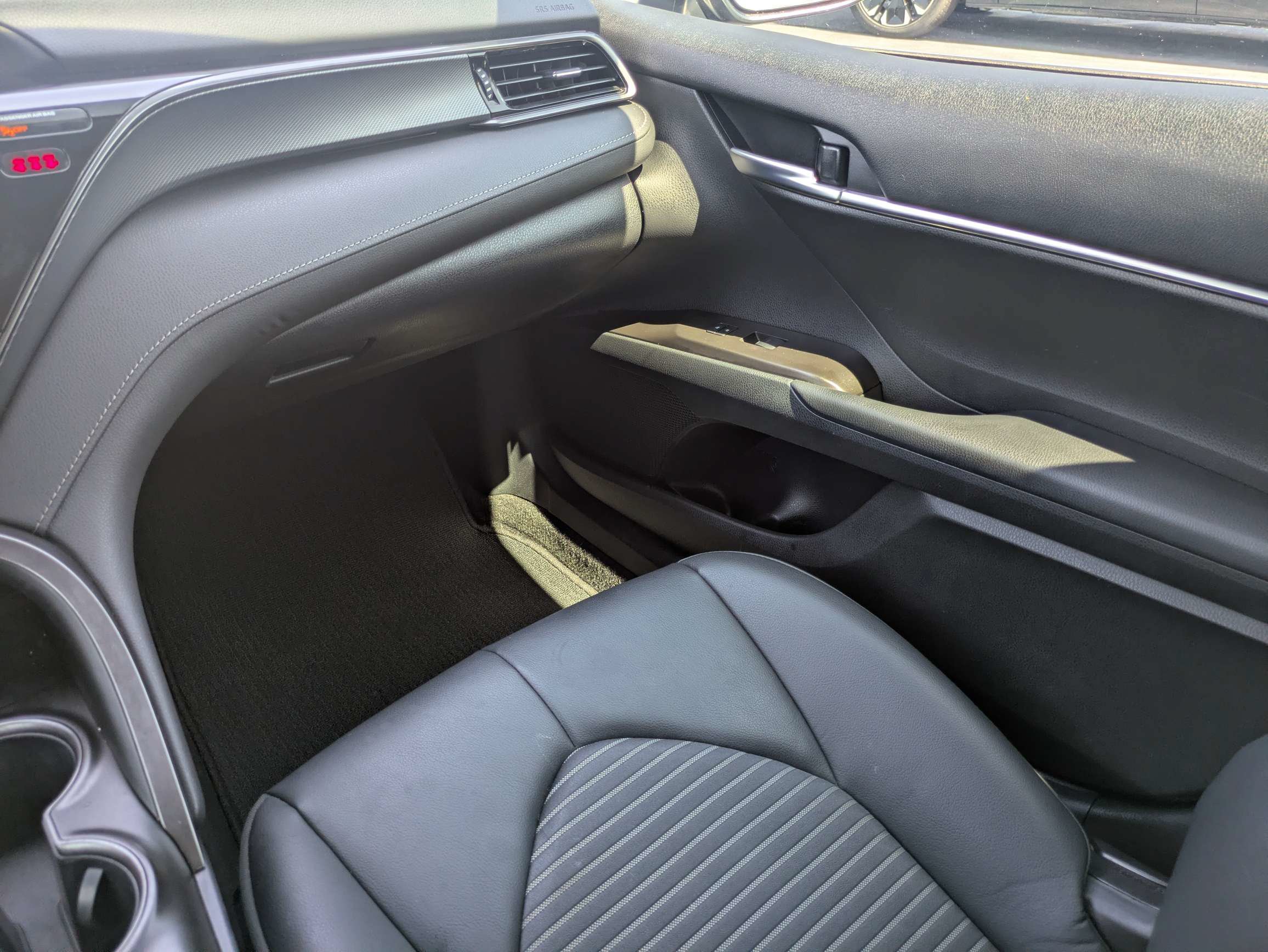 Used 2024 Toyota Camry SE FWD image 10