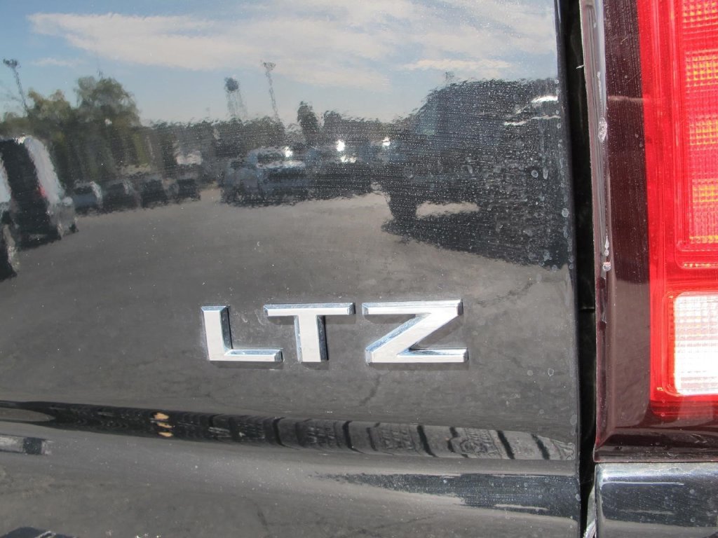 Used 2024 Chevrolet Silverado 2500 LTZ w/ LTZ Plus Package AWD/4WD image 10