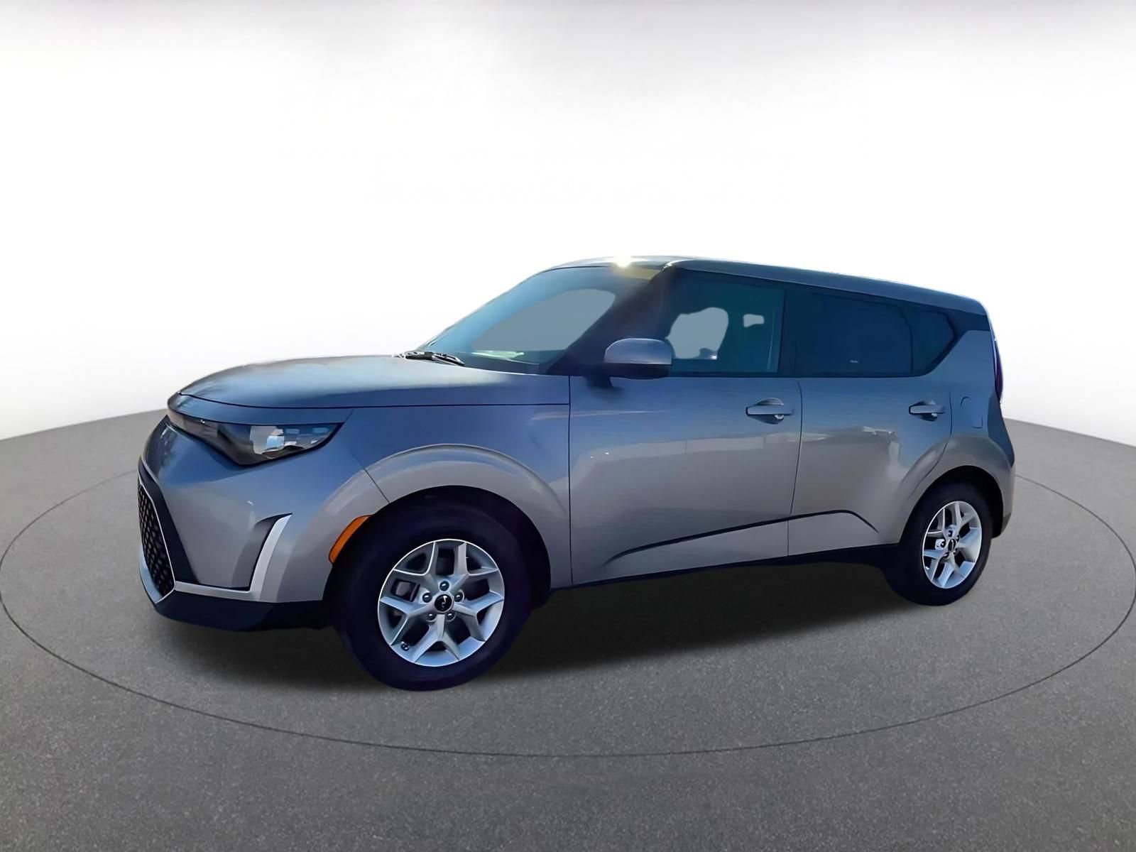 Used 2025 Kia Soul LX w/ LX Technology Package image 8