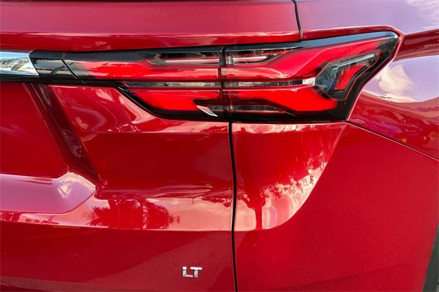 Used 2023 Chevrolet Traverse LT image 30