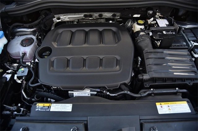 New 2025 Volkswagen Tiguan SE image 26