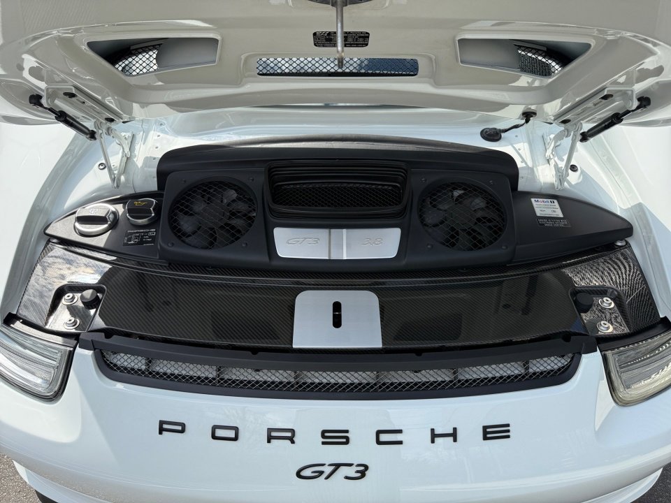 Certified 2015 Porsche 911 GT3 image 17