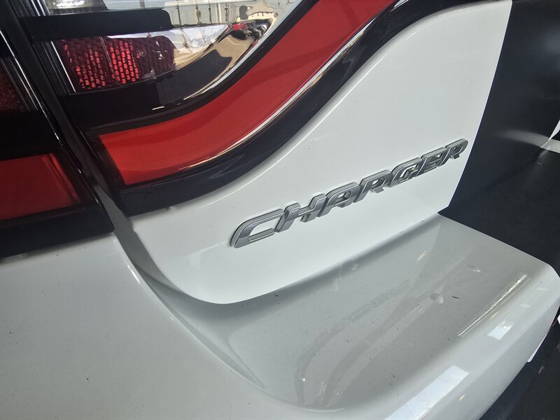 Used 2016 Dodge Charger R/T RWD image 33