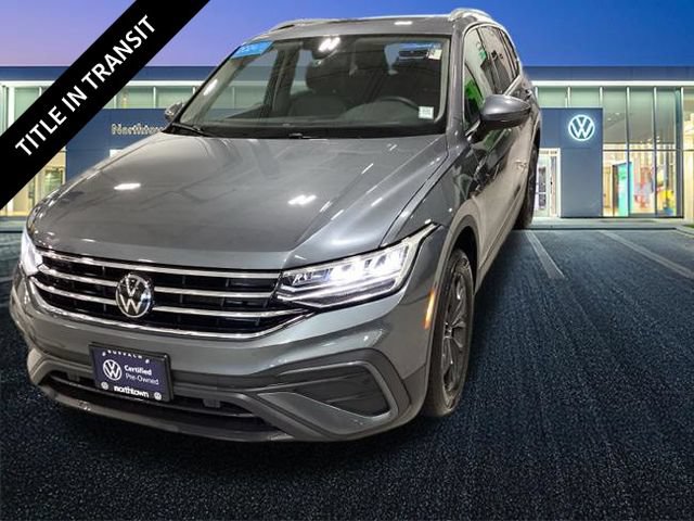 Certified 2024 Volkswagen Tiguan SE w/ Panoramic Sunroof Package FWD image 2