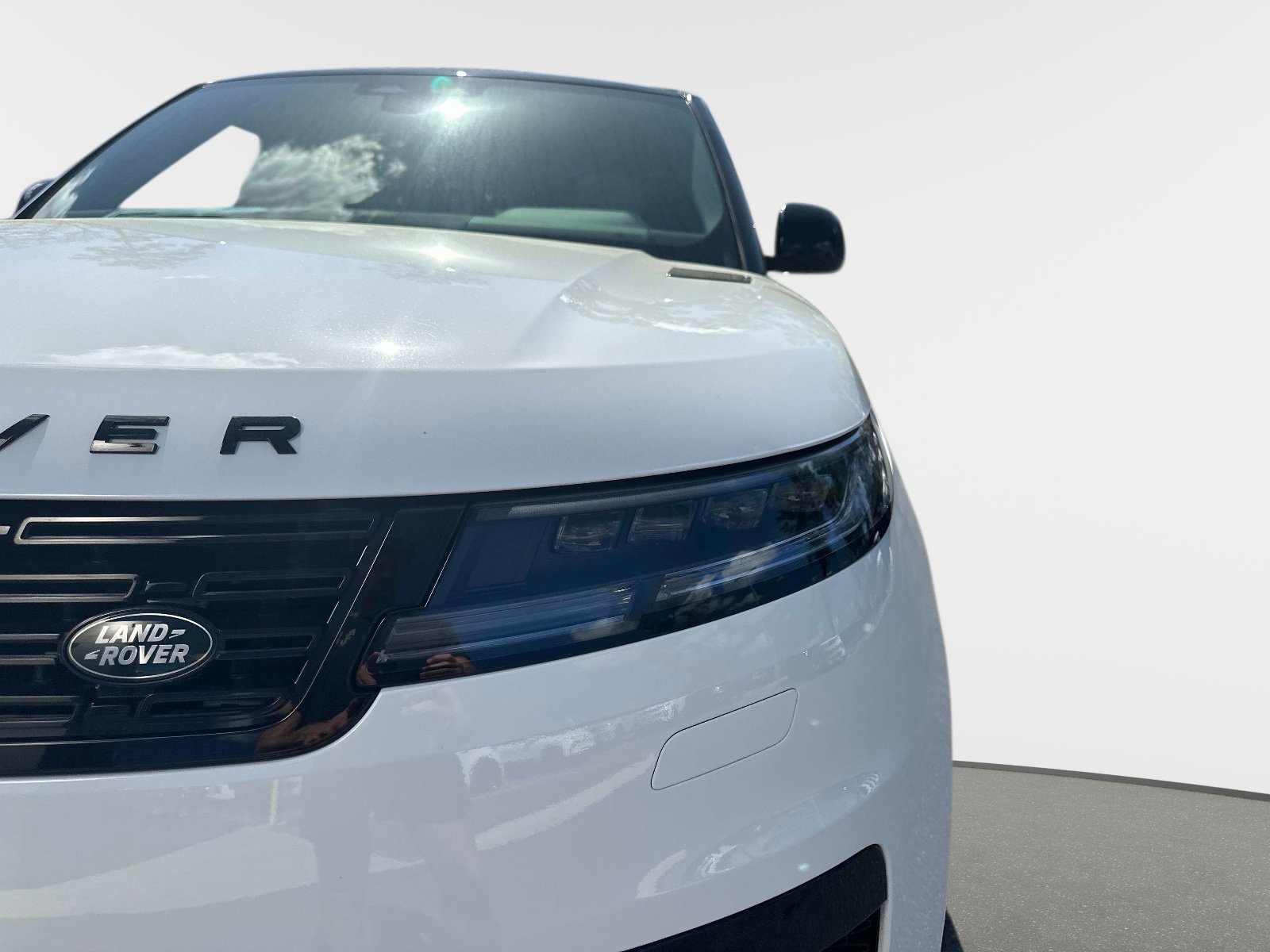 New 2026 Land Rover Range Rover Sport SE image 9