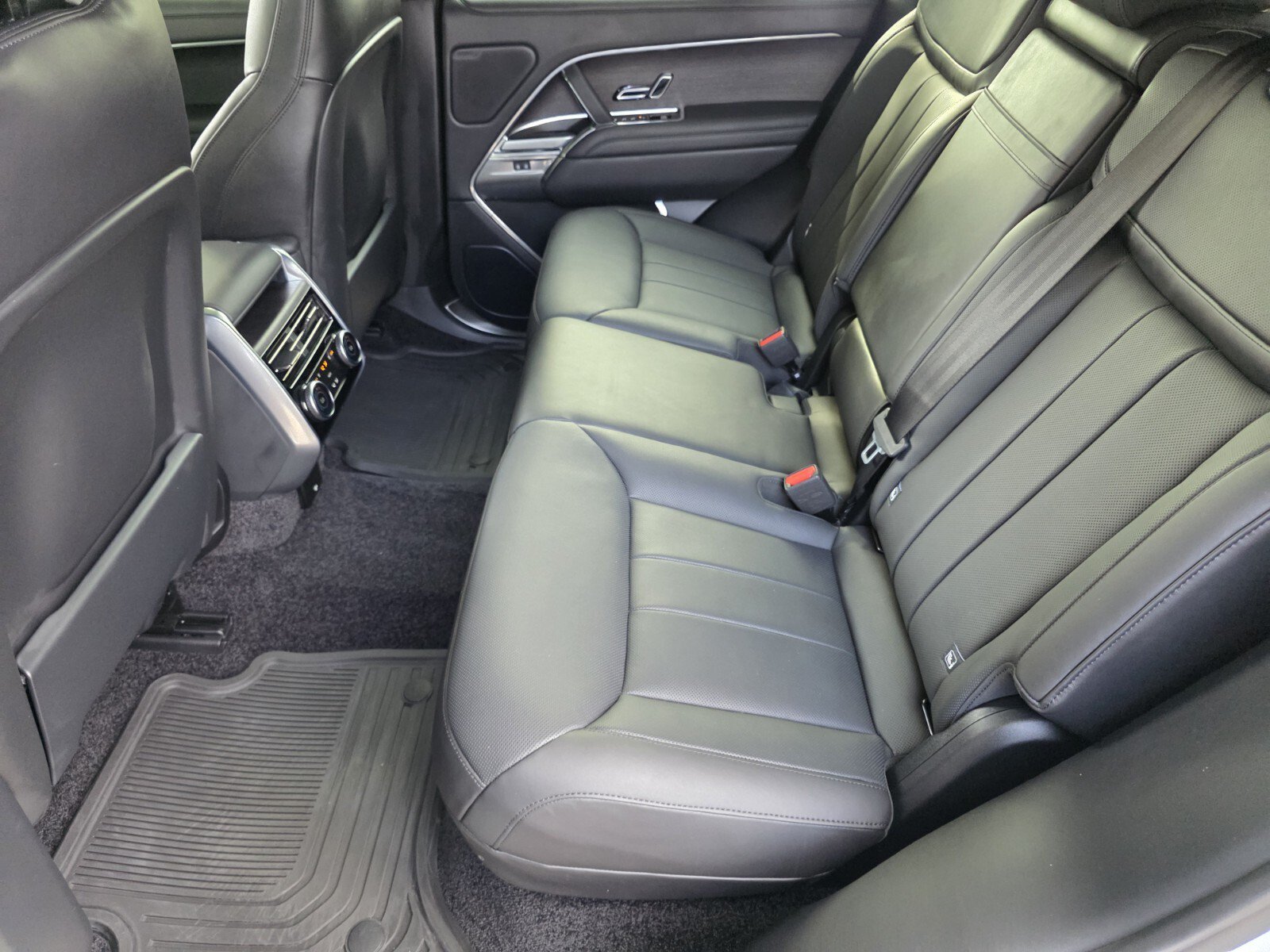 Certified 2025 Land Rover Range Rover SE AWD/4WD image 14