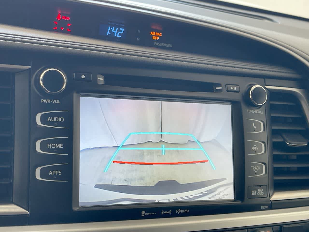 Certified 2019 Toyota Highlander SE AWD/4WD image 17