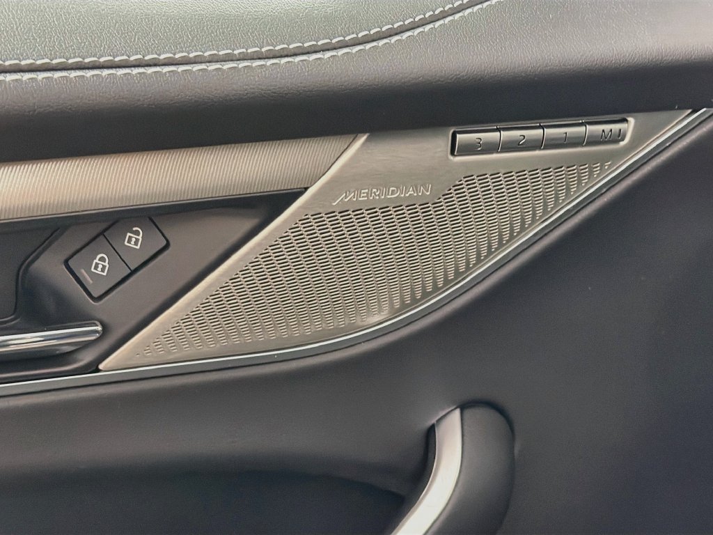 Certified 2026 Jaguar F-PACE R-Dynamic S AWD/4WD image 19