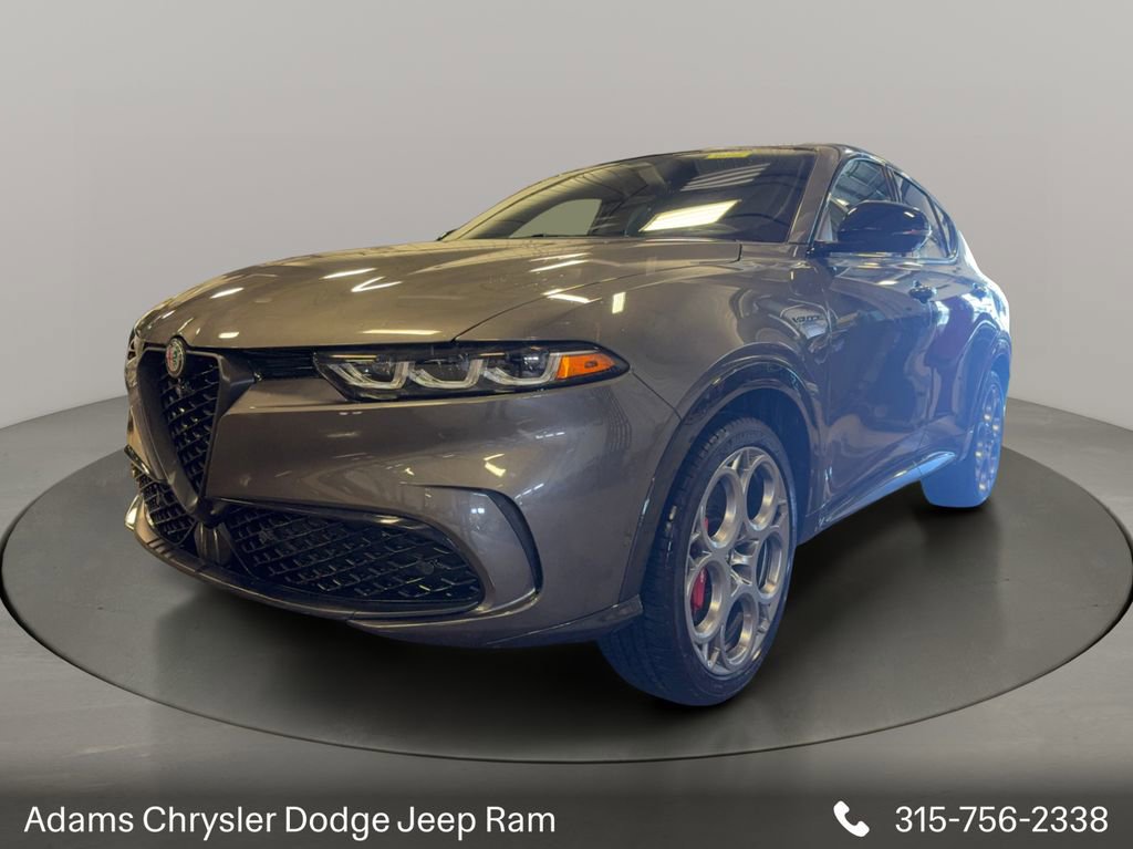 Used 2024 Alfa Romeo Tonale Veloce image 3