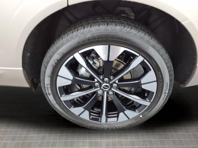 New 2026 Volvo XC60 B5 Plus w/ Protection Package Premier AWD/4WD image 10