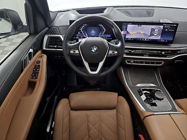 Used 2024 BMW X5 xDrive40i w/ Parking Assistance Package image 11