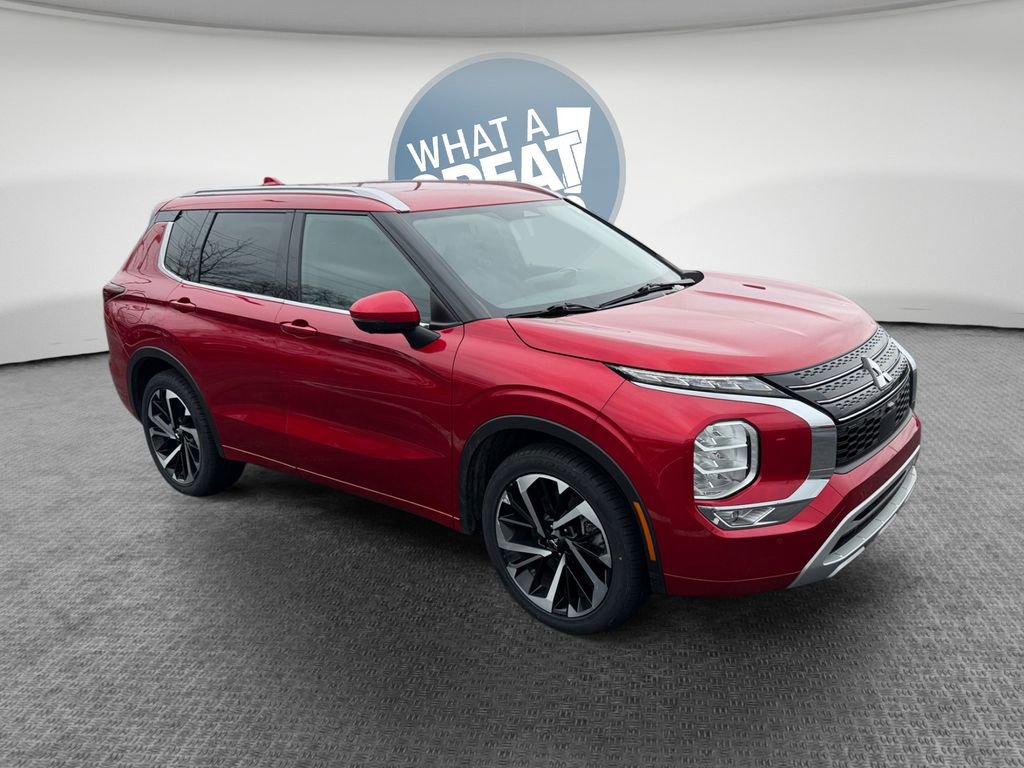 Used 2022 Mitsubishi Outlander SEL image 1