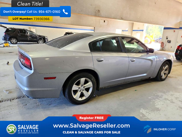 Used 2013 Dodge Charger SE RWD image 4