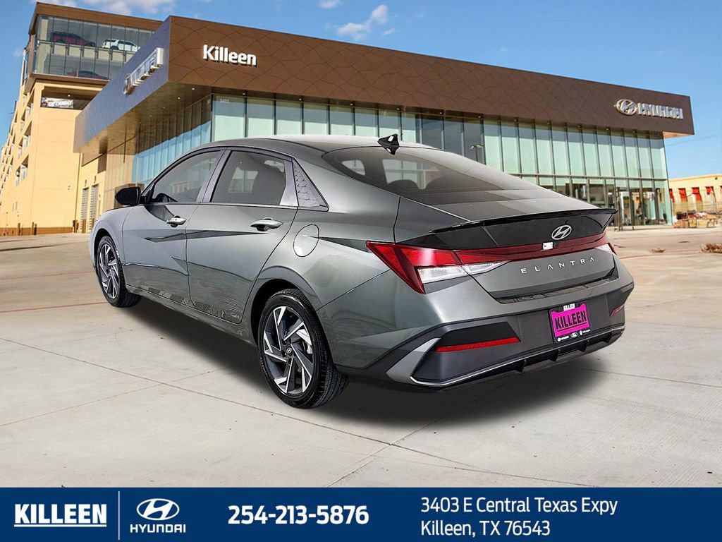Used 2025 Hyundai Elantra Sport FWD image 6