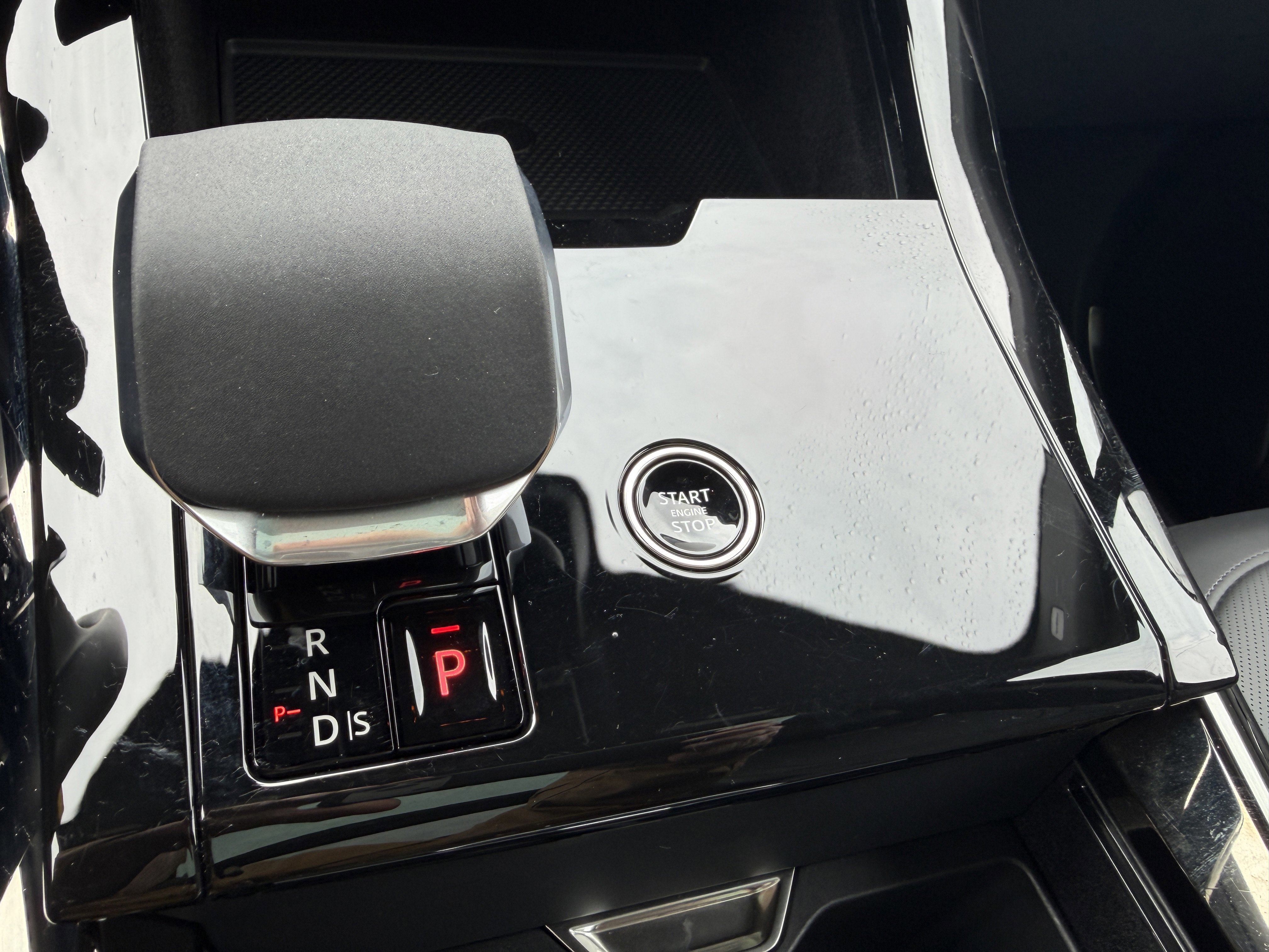 Used 2024 Land Rover Range Rover Sport SE image 38