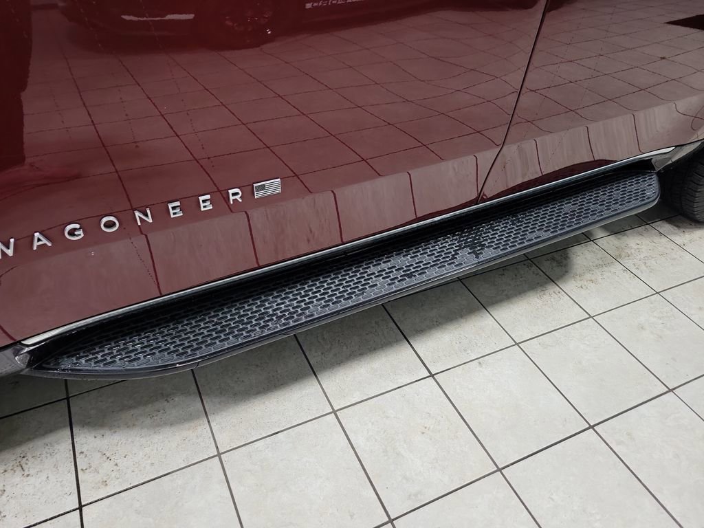 Used 2023 Jeep Wagoneer 4WD image 30