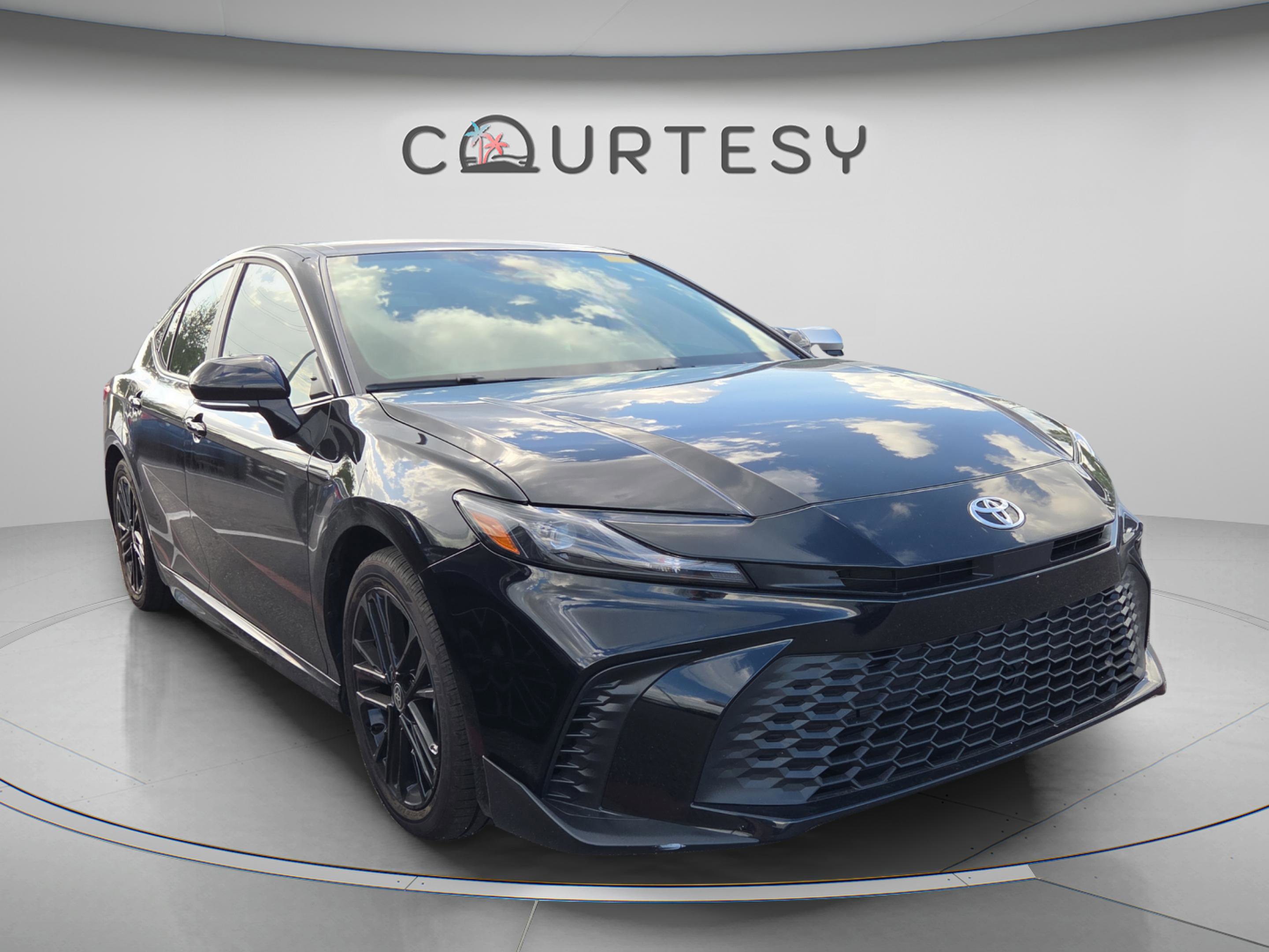 Certified 2025 Toyota Camry SE image 3