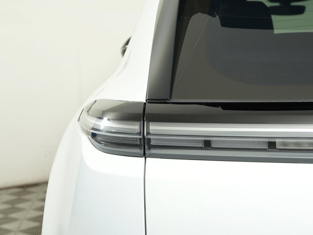 New 2026 Porsche Cayenne Electric AWD/4WD image 12