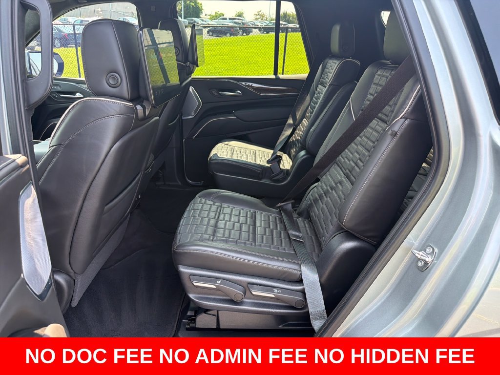 Used 2023 Cadillac Escalade Sport Platinum w/ Heavy-Duty Trailer Package AWD/4WD image 26