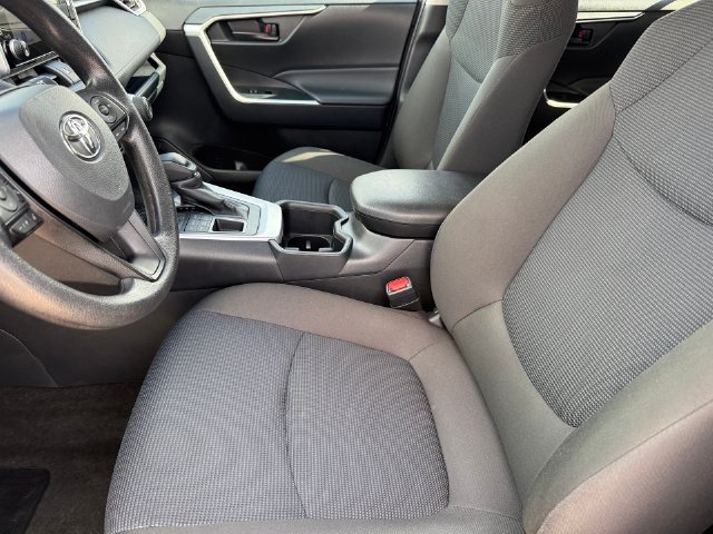 Used 2025 Toyota RAV4 LE AWD/4WD image 13