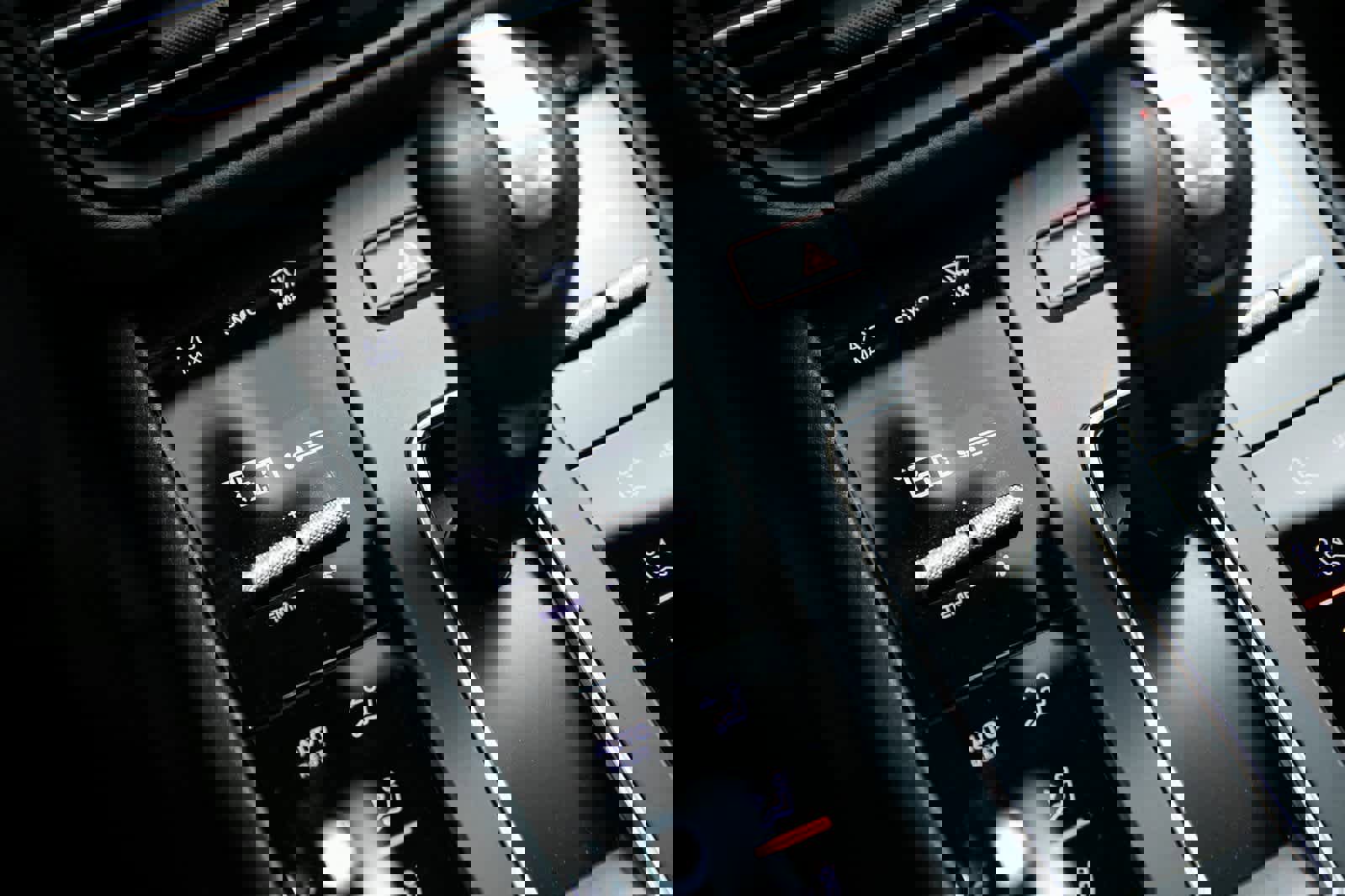 Certified 2025 Porsche Macan image 22