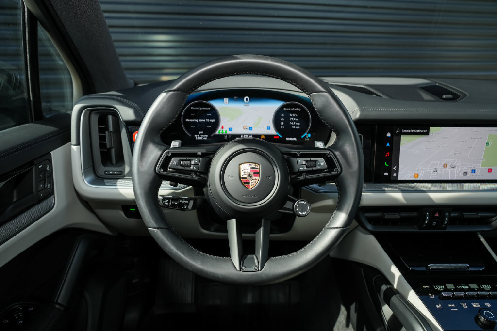 Certified 2026 Porsche Cayenne AWD/4WD image 32