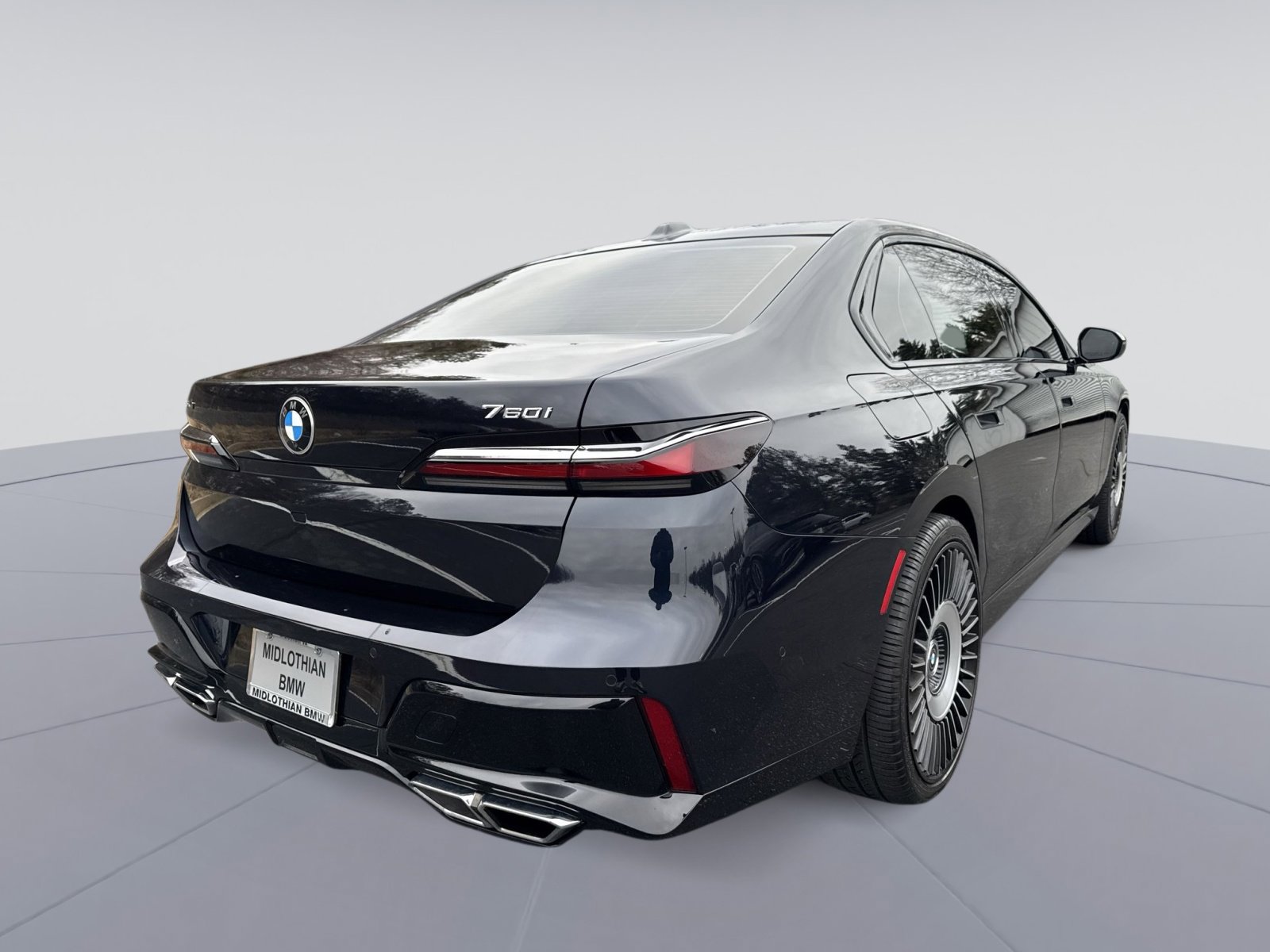 Used 2023 BMW 760i xDrive image 29