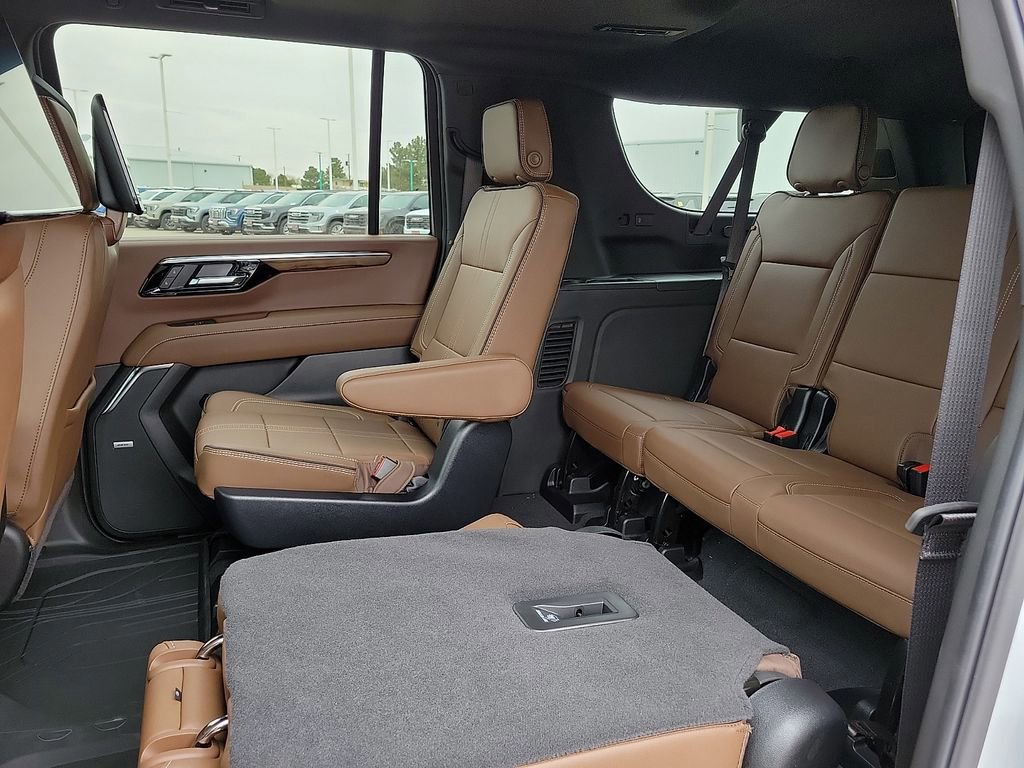 New 2026 Chevrolet Suburban High Country AWD/4WD image 17
