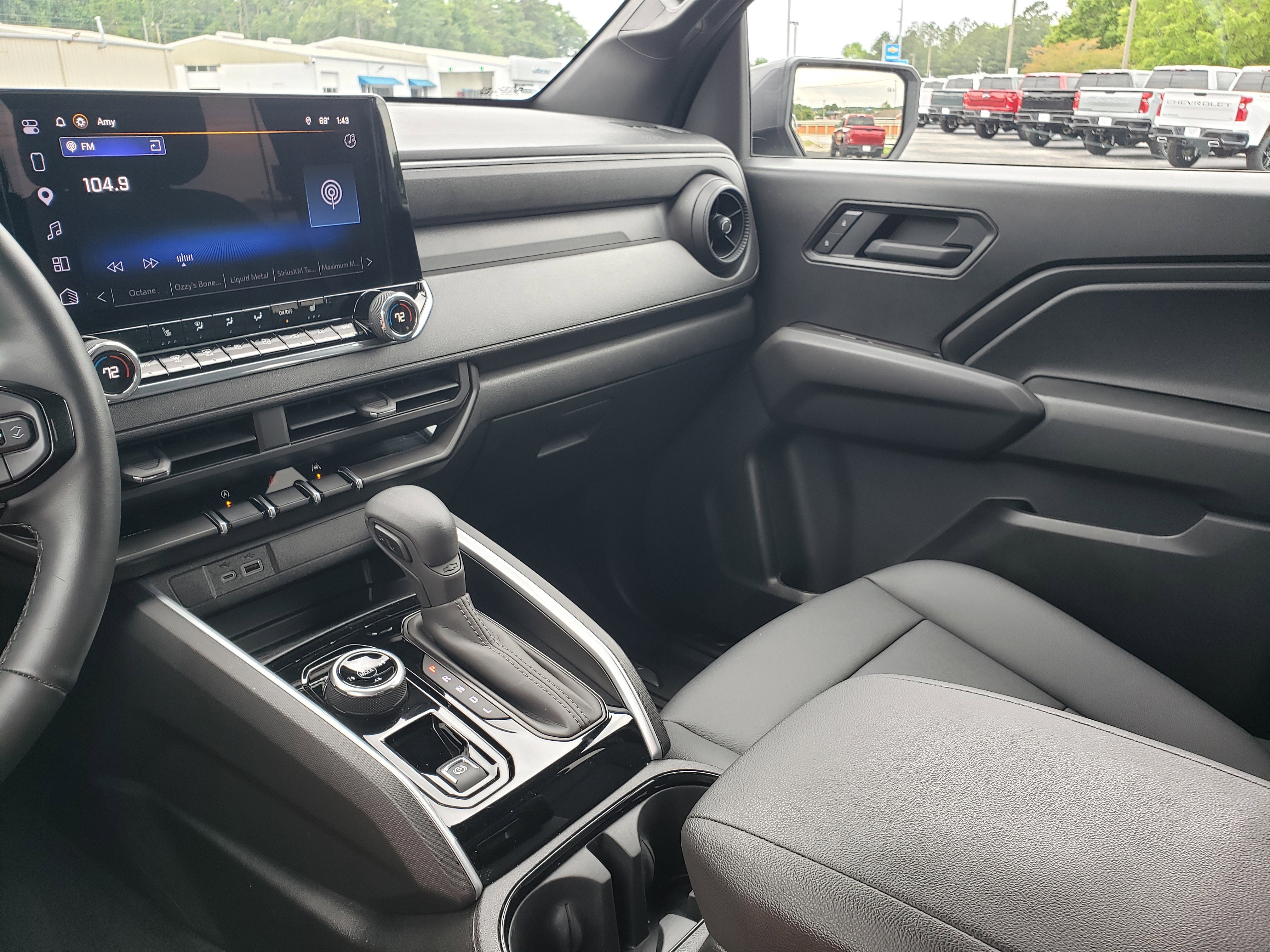Used 2025 Chevrolet Colorado Trail Boss AWD/4WD image 19